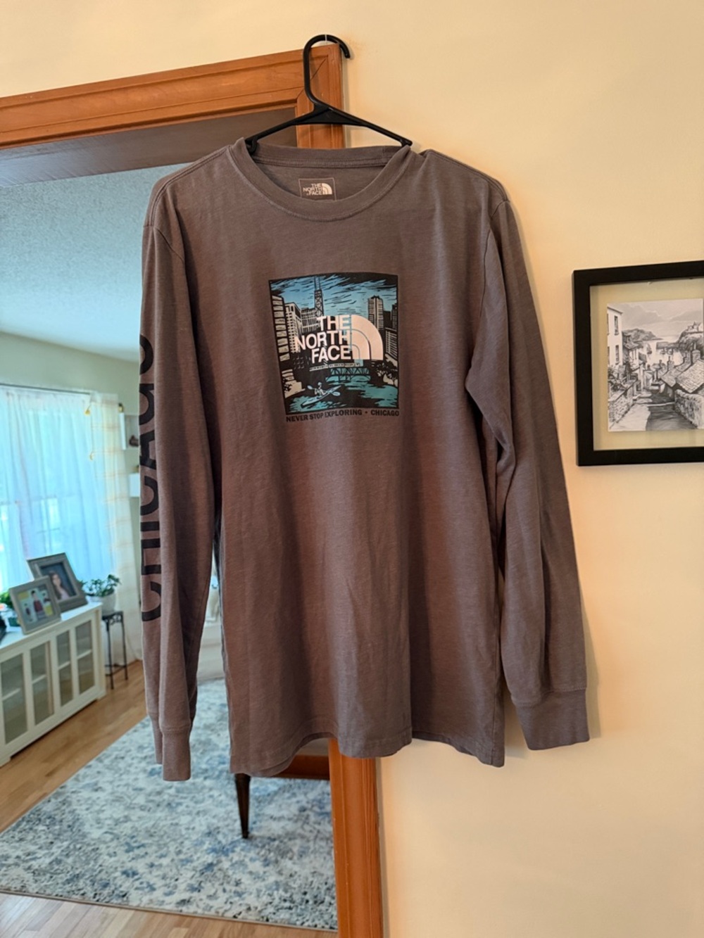 The North Face Men’s Long-Sleeve Graphic Tee Chicago Size Medium